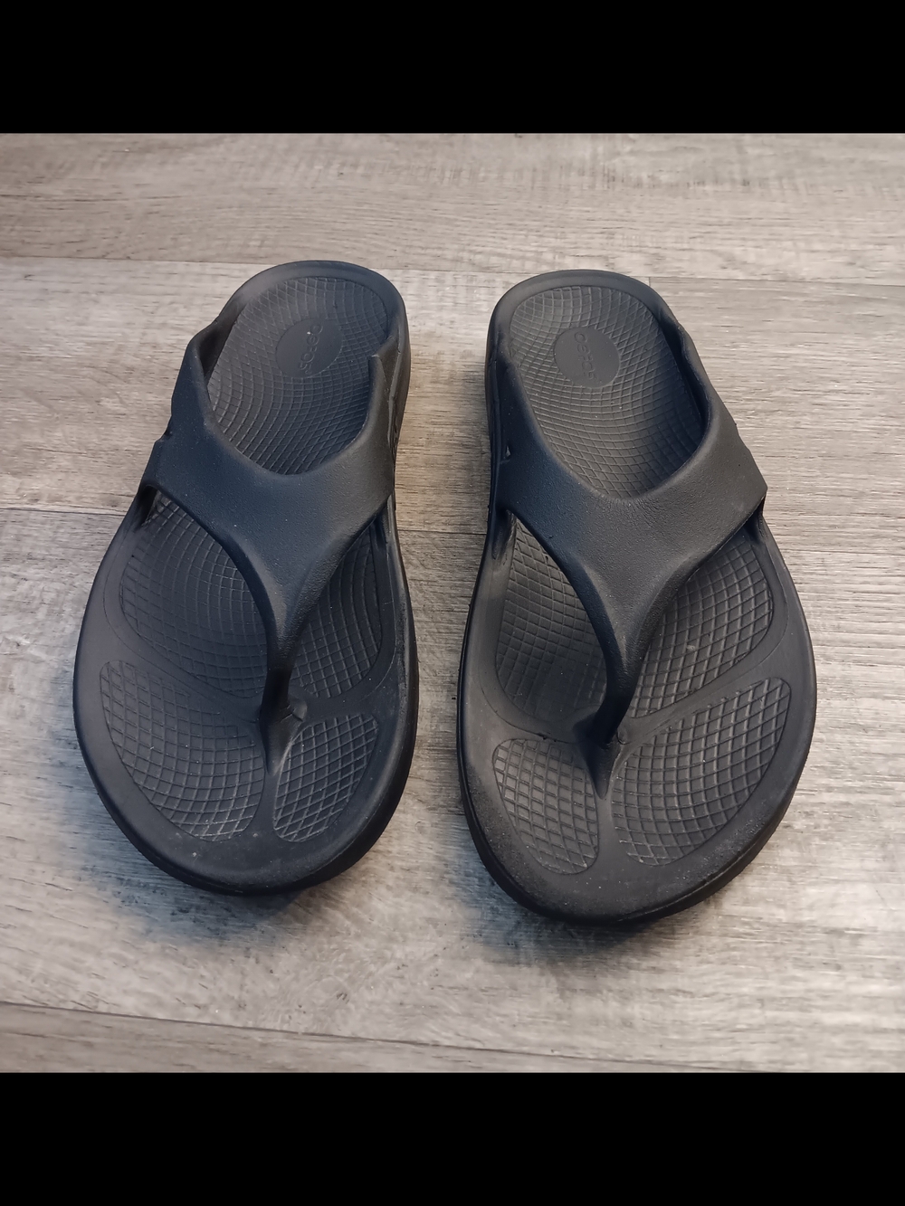 OOFOS OOriginal Recovery Thong Sandals Unisex Men's Size 13 / Women's Size 15